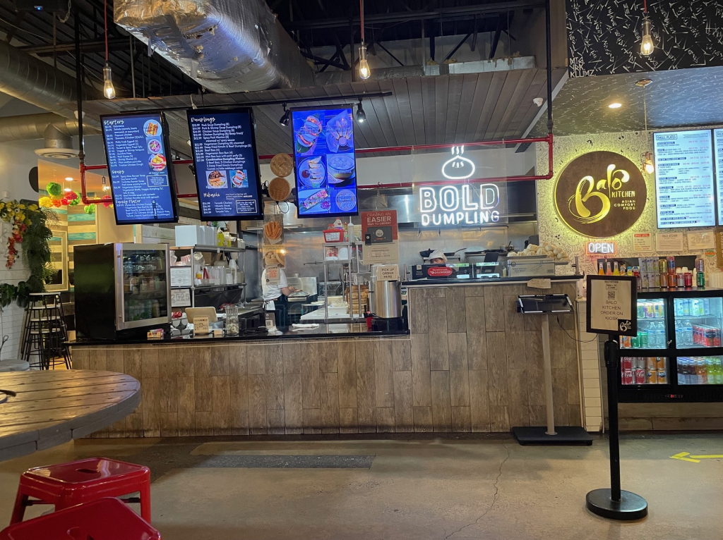 Các quầy Bold Dumpling và Balô Kitchen bên trong khu ẩm thực The Block trước đây.